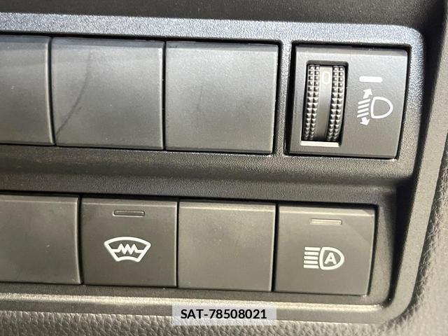 Toyota YARIS CROSS 2025-10 7804474-5