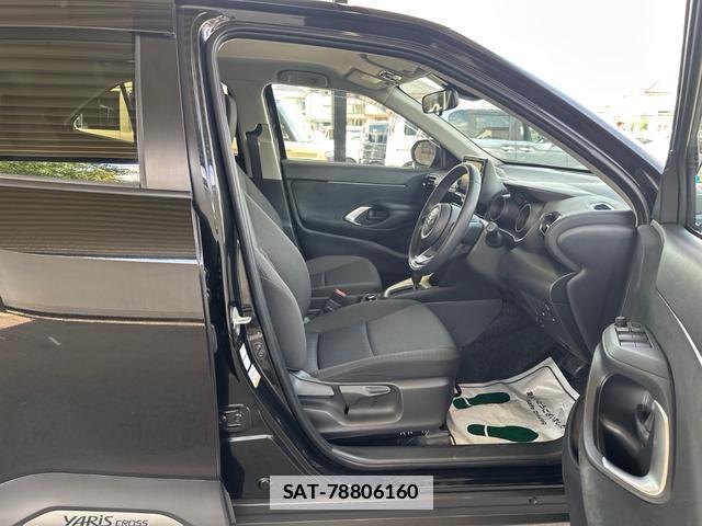 Toyota YARIS CROSS 2023-04 7808968-9