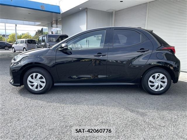 Toyota YARIS 2022-10 7792939-11