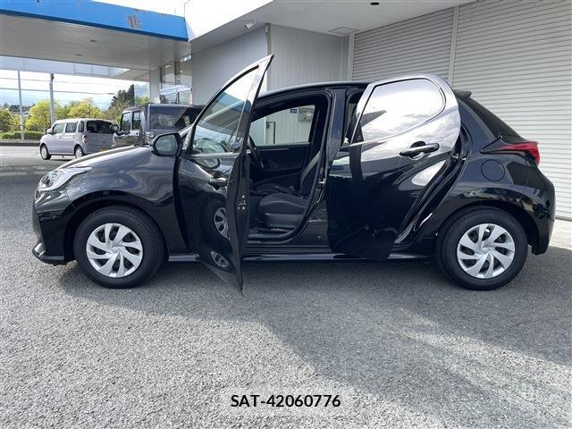 Toyota YARIS 2022-10 7792939-12