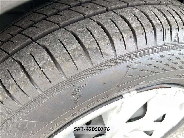 Toyota YARIS 2022-10 7792939-17