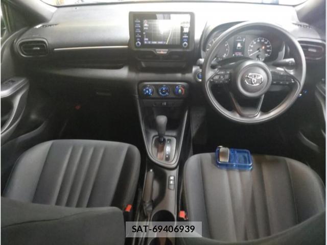 Toyota YARIS 2022-04 7793963-2