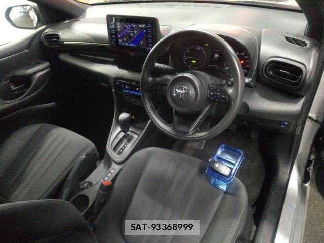 Toyota YARIS 2022-04 7795141-2