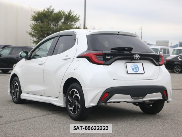 Toyota YARIS 2024-07 7796341-14