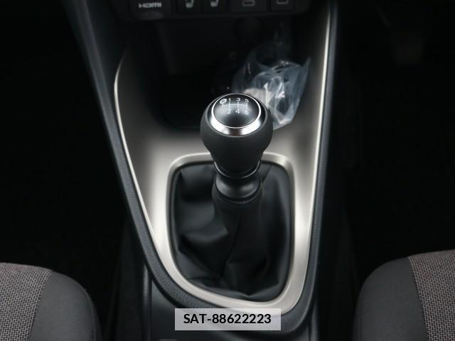 Toyota YARIS 2024-07 7796341-15