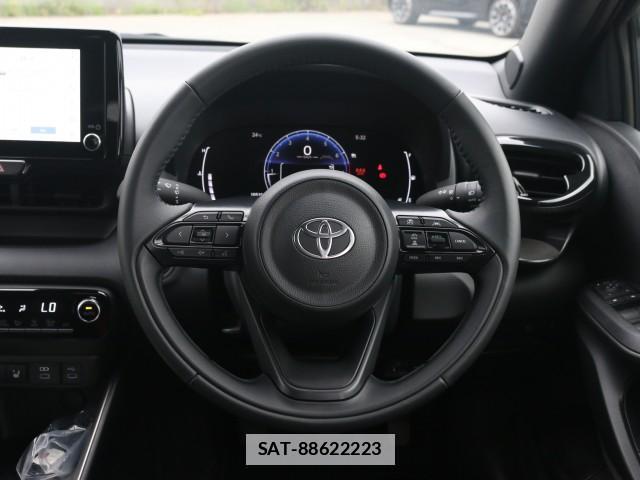 Toyota YARIS 2024-07 7796341-17