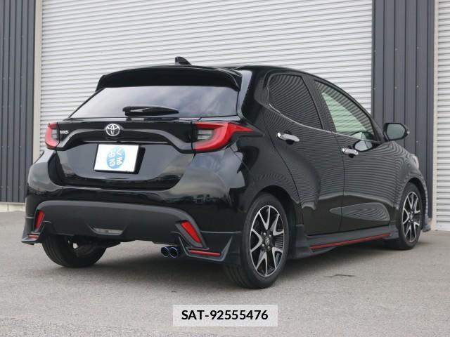 Toyota YARIS 2021-04 7796372-13