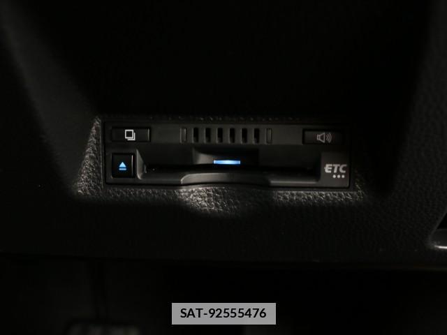 Toyota YARIS 2021-04 7796372-16