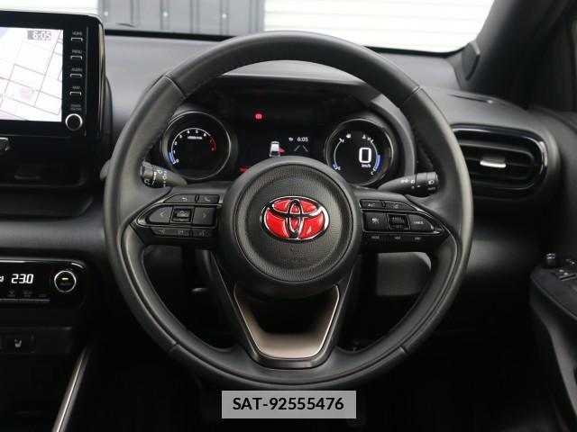 Toyota YARIS 2021-04 7796372-17