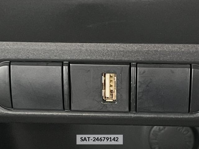 Toyota YARIS 2020-05 7801944-14