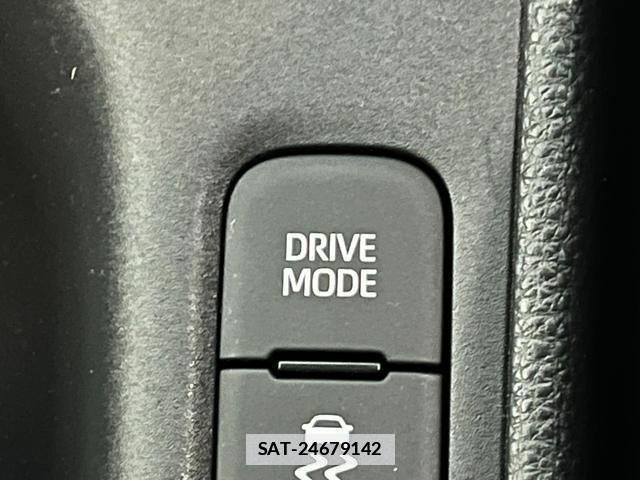 Toyota YARIS 2020-05 7801944-17