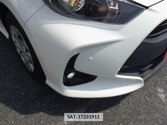 Toyota YARIS 2021-05 7802985-11