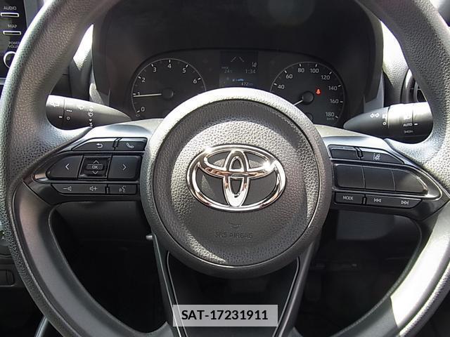 Toyota YARIS 2021-05 7802985-12