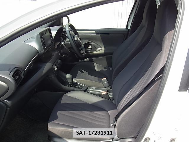 Toyota YARIS 2021-05 7802985-2