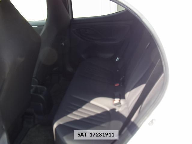 Toyota YARIS 2021-05 7802985-3
