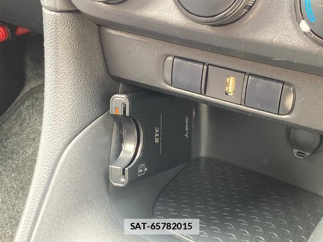 Toyota YARIS 2020-07 7804117-7