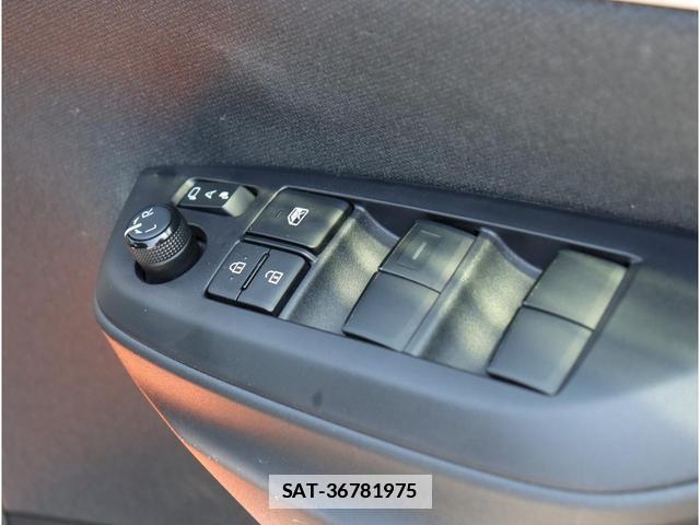 Toyota YARIS 2021-05 7808699-19