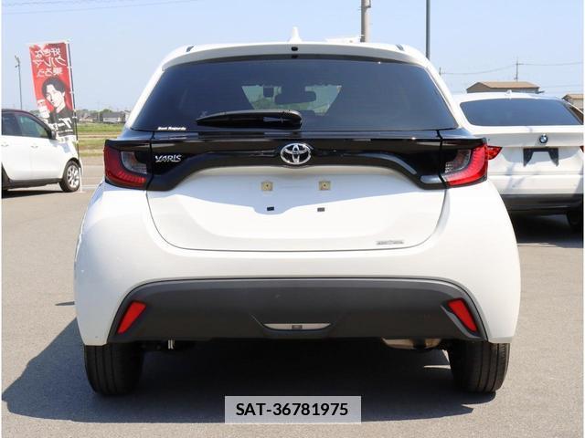 Toyota YARIS 2021-05 7808699-8