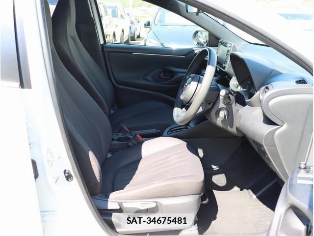 Toyota YARIS 2021-06 7808701-14