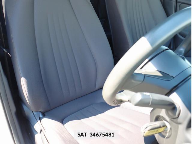 Toyota YARIS 2021-06 7808701-16