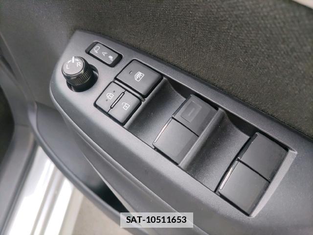 Toyota YARIS 2021-03 7808913-18