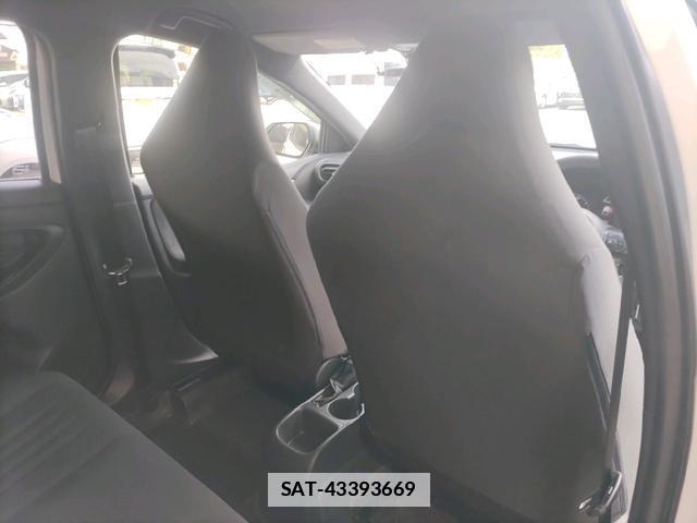 Toyota YARIS 2023-03 7808914-13