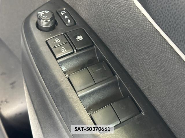 Toyota YARIS 2020-12 7808923-18