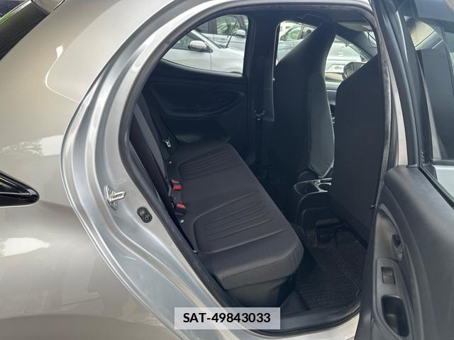 Toyota YARIS 2020-11 7808928-11