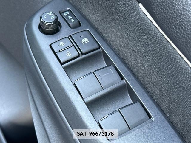 Toyota YARIS 2021-02 7808929-18