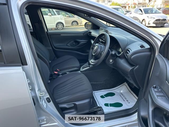 Toyota YARIS 2021-02 7808929-8