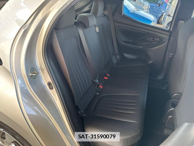 Toyota YARIS 2021-02 7808934-12