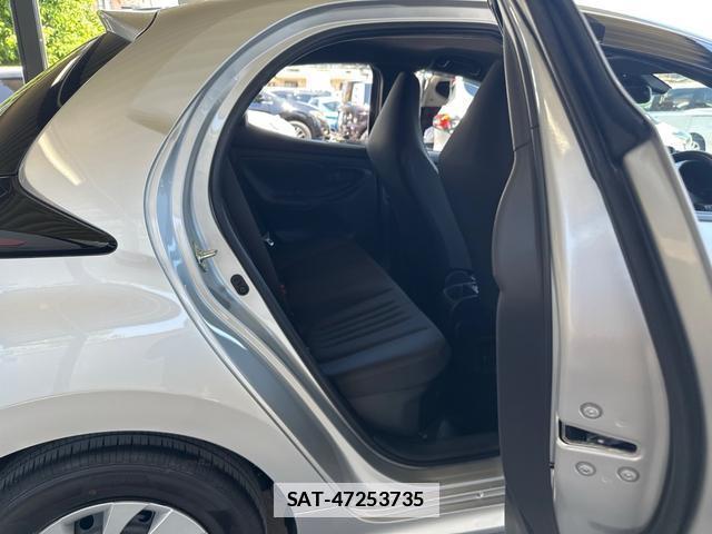 Toyota YARIS 2021-03 7808947-11