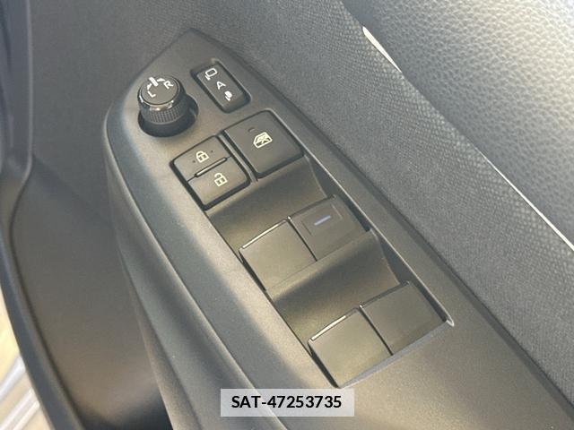 Toyota YARIS 2021-03 7808947-18