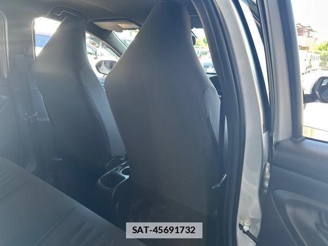 Toyota YARIS 2021-03 7808948-13