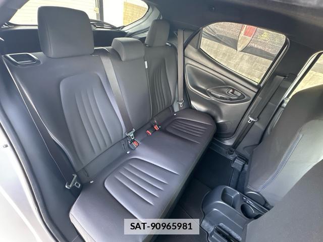 Toyota YARIS 2021-05 7808957-12