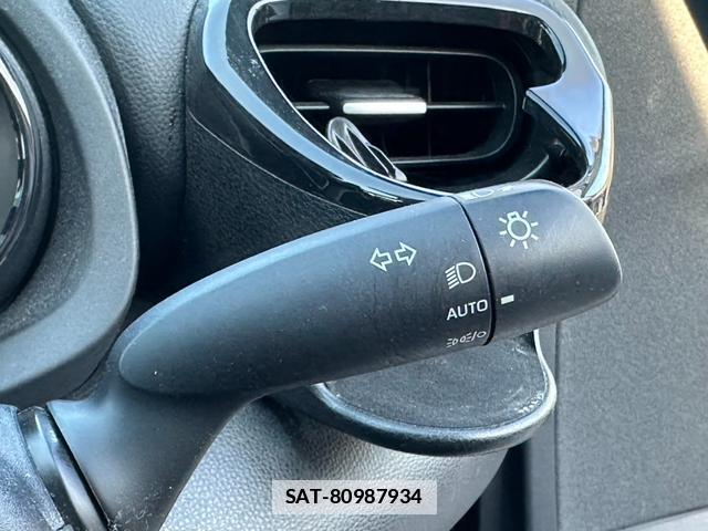 Toyota YARIS 2021-03 7809028-9