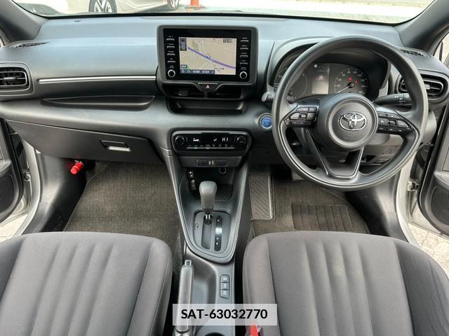 Toyota YARIS 2021-06 7809030-14