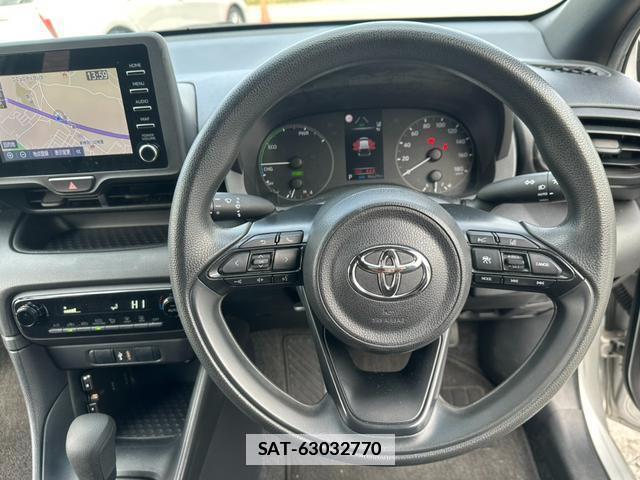 Toyota YARIS 2021-06 7809030-15