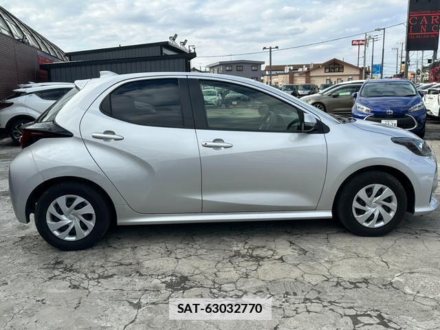 Toyota YARIS 2021-06 7809030-3