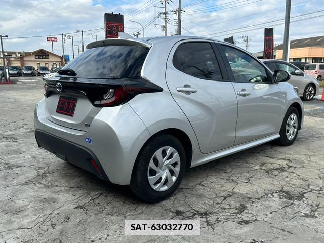 Toyota YARIS 2021-06 7809030-4