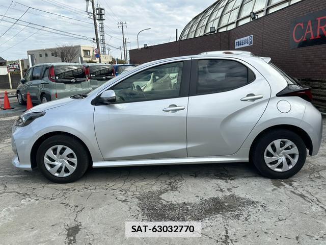 Toyota YARIS 2021-06 7809030-7