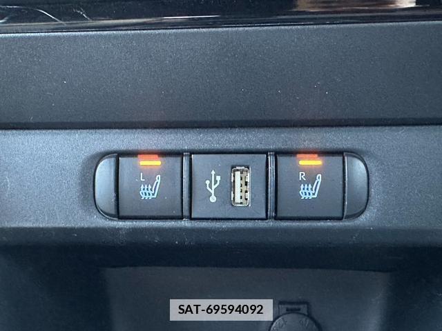 Toyota YARIS 2023-08 7809043-10