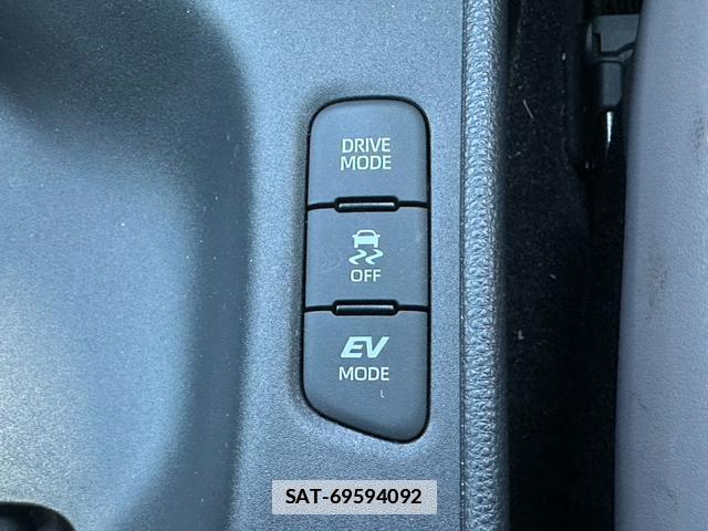 Toyota YARIS 2023-08 7809043-11