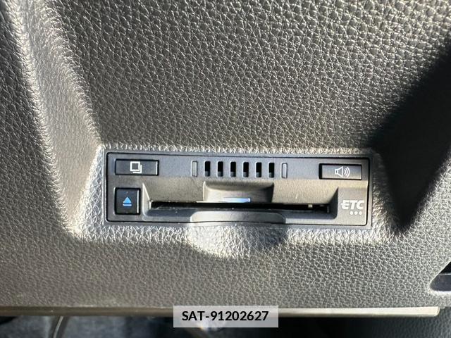 Toyota YARIS 2021-04 7809044-12