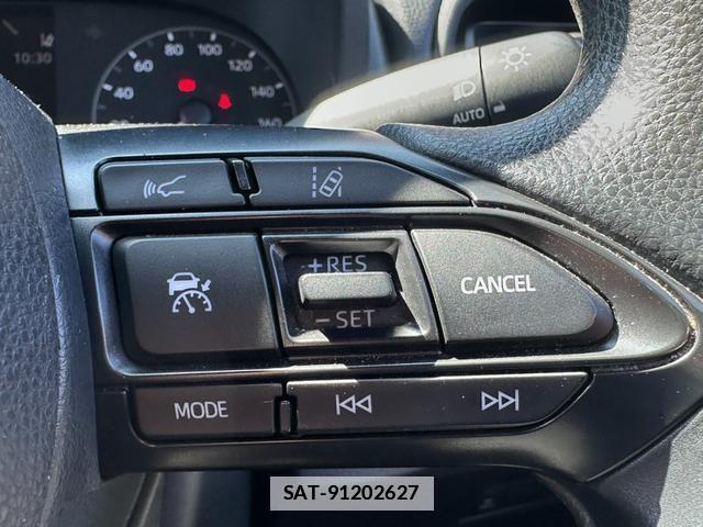 Toyota YARIS 2021-04 7809044-3