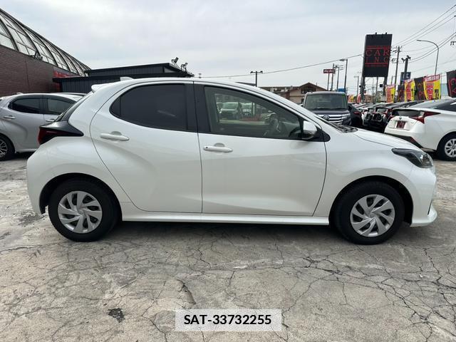 Toyota YARIS 2021-04 7809046-13