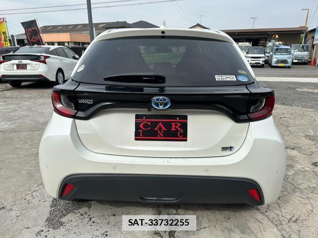 Toyota YARIS 2021-04 7809046-15
