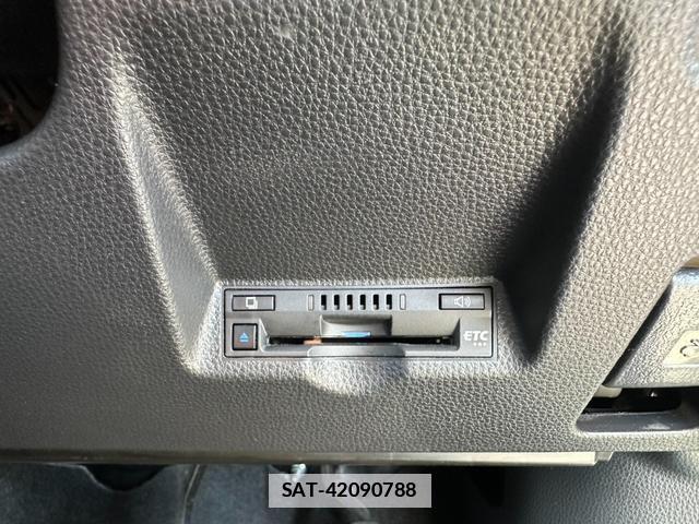 Toyota YARIS 2021-03 7809068-10