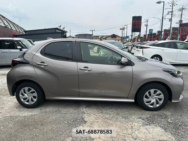 Toyota YARIS 2022-07 7809069-14