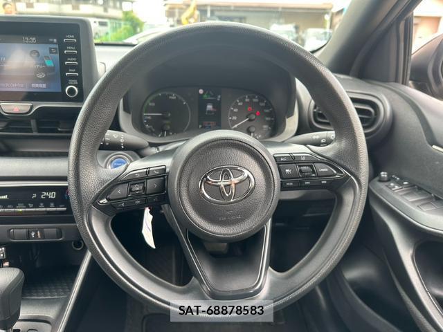 Toyota YARIS 2022-07 7809069-3